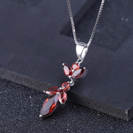 Silver 2.94 ct Garnet Pendant