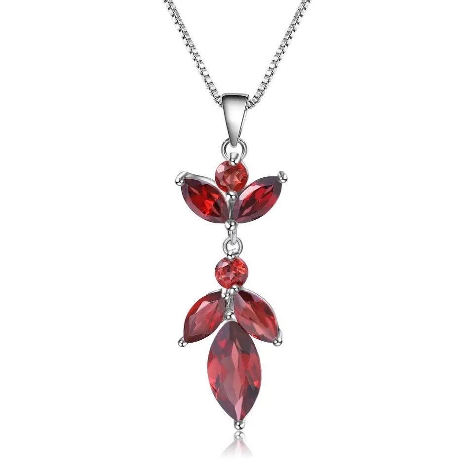 Silver 2.94 ct Garnet Pendant
