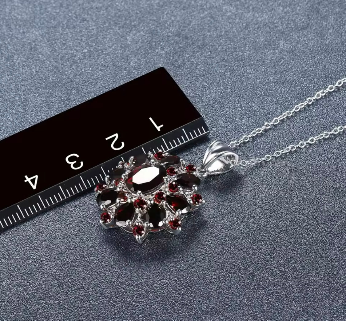 Silver 7.54 ct Garnet Pendant