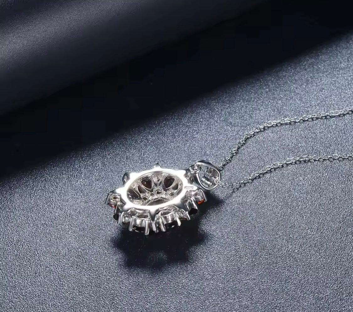 Silver 7.54 ct Garnet Pendant