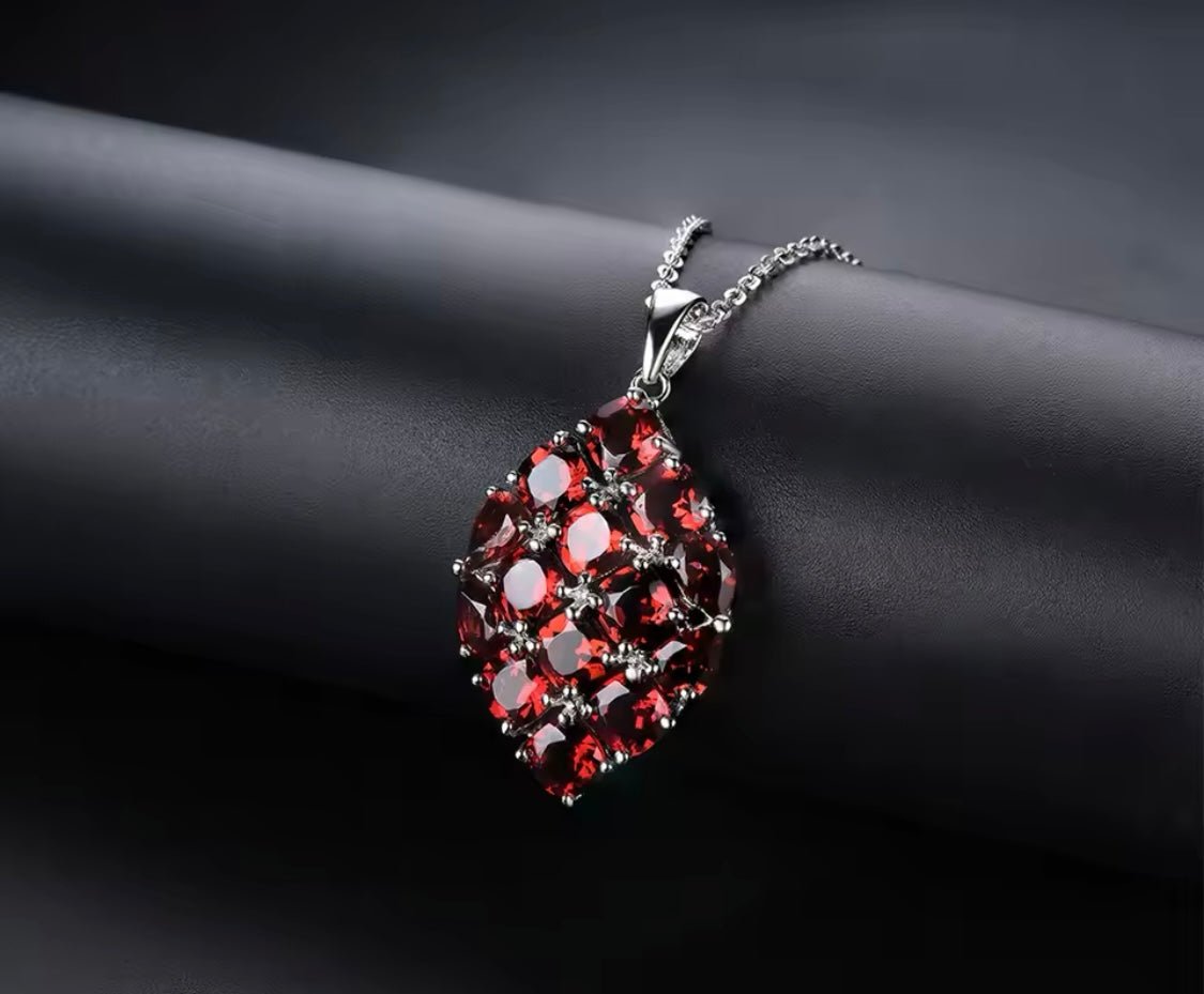 Silver 8.70 ct Garnet Pendant