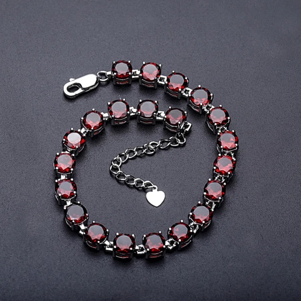 Silver Bracelet with Natural Garnet 22.11 ct – Round Cut