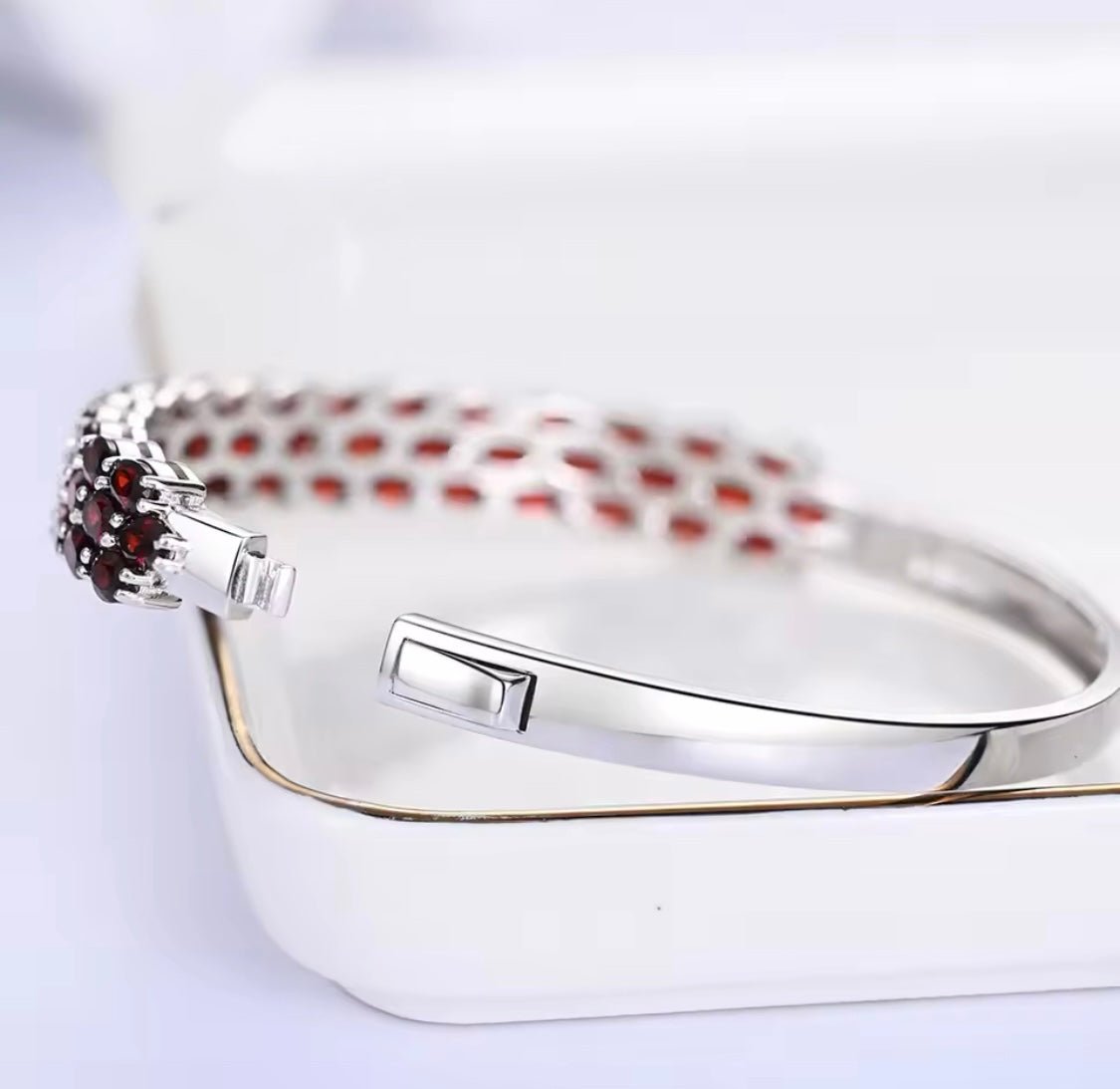 Silver Bracelet with Natural Garnet – Oval Cut, Deep Red