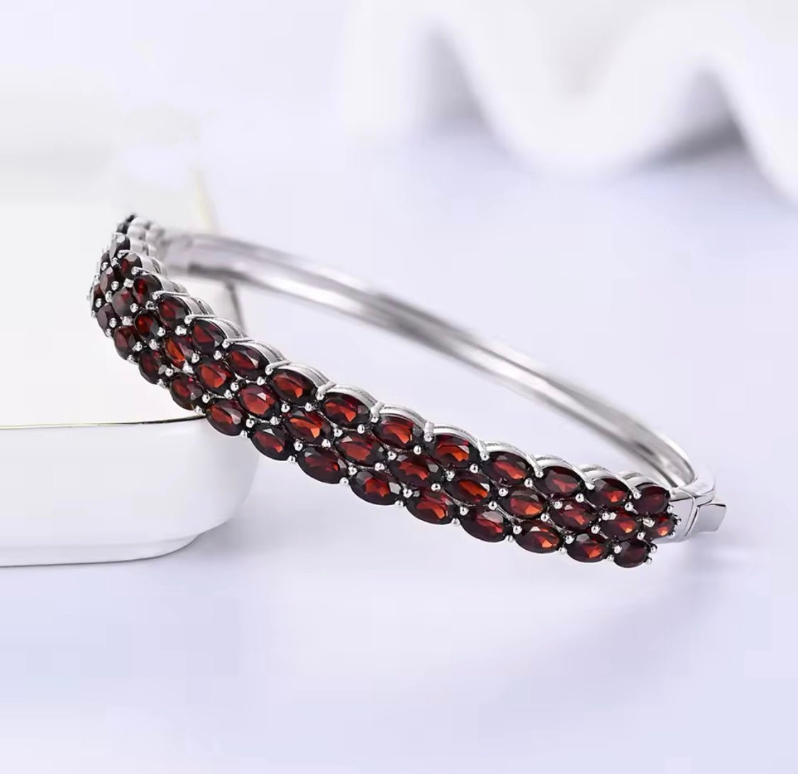 Silver Bracelet with Natural Garnet – Oval Cut, Deep Red