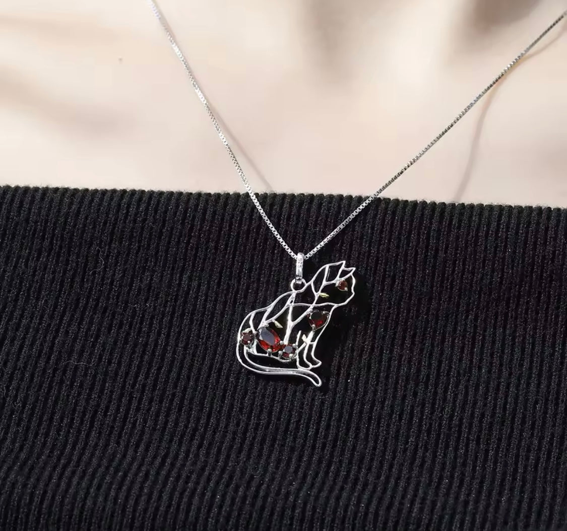 Silver Garnet 1.20 ct Cat Pendant