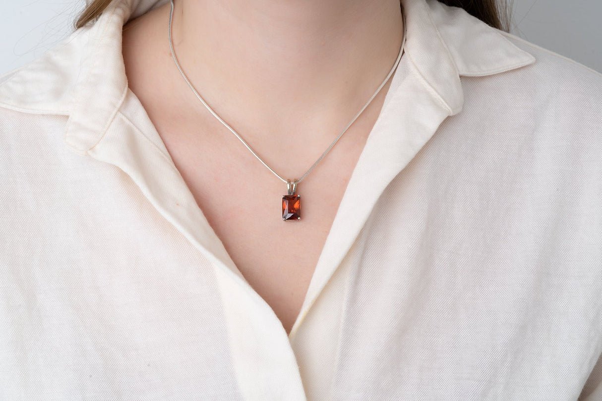 Silver Pendant with Hessonite Garnet 5.17 ct