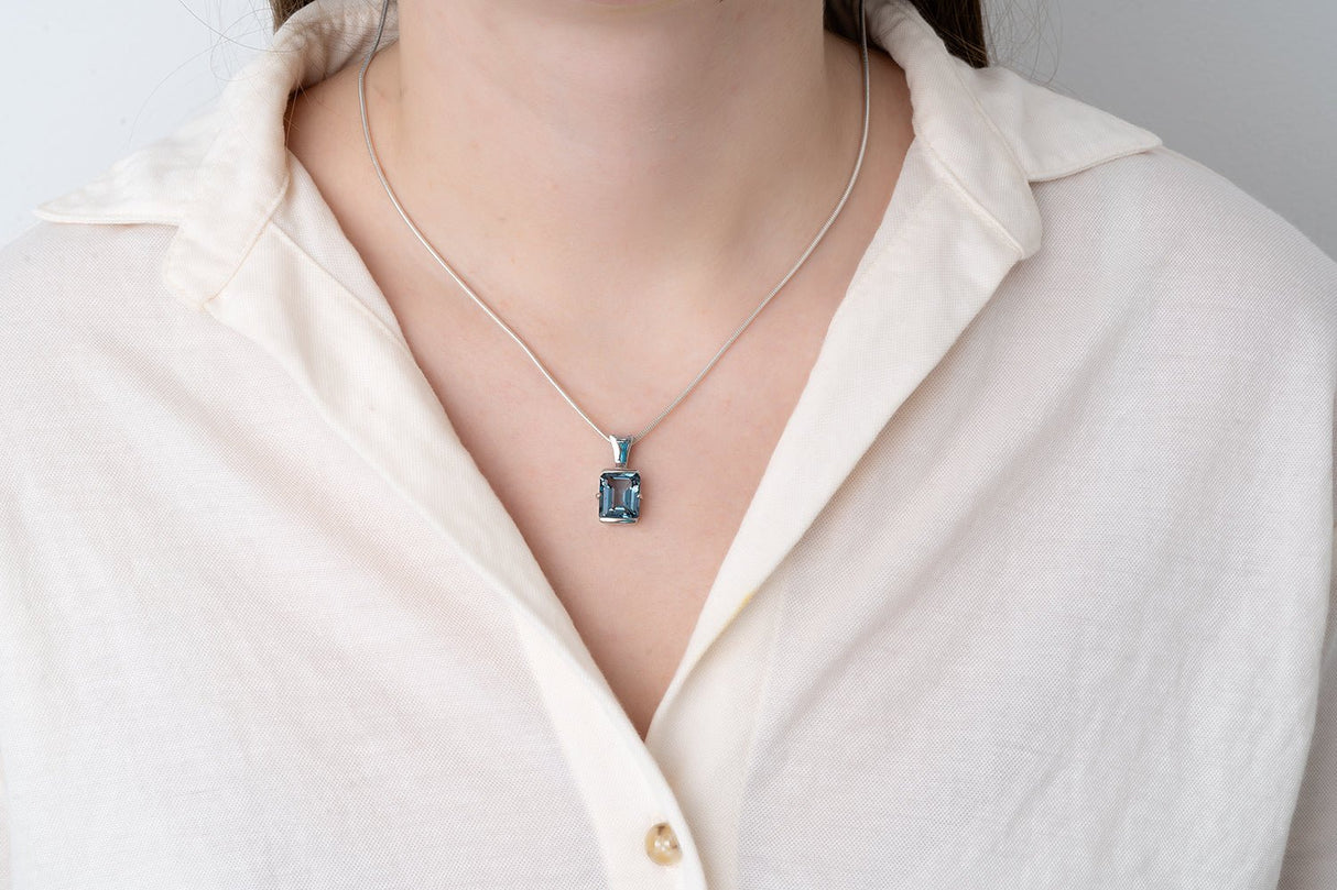 Silver Pendant with London Blue Topaz 7.20 ct