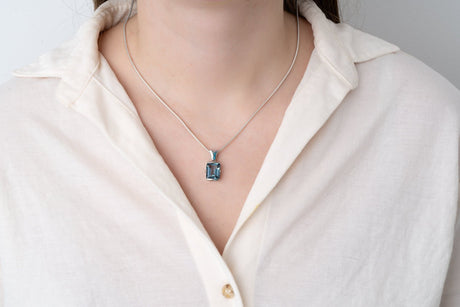 Silver Pendant with London Blue Topaz 7.20 ct