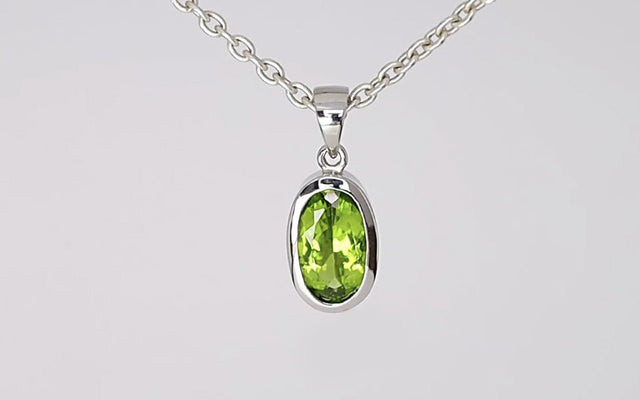 Silver Pendant with Peridot 5.34 ct