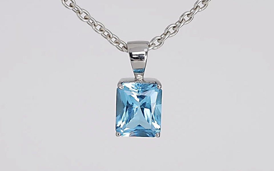 Silver Pendant with Swiss Blue Topaz 7.72 ct