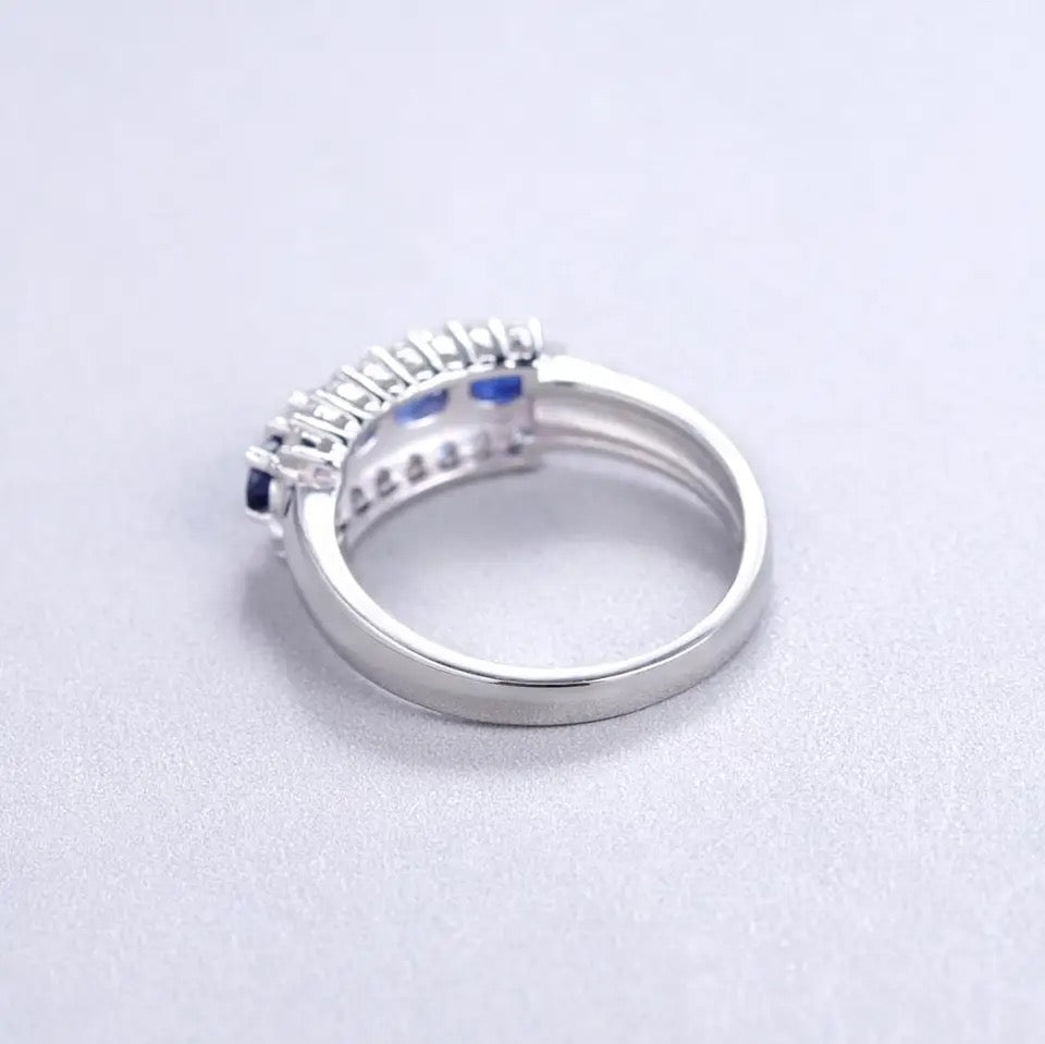 Silver Ring 0.92 ct Sapphire