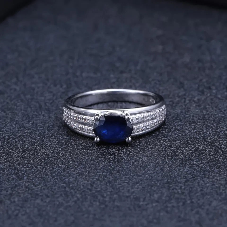 Silver Ring 1.66 ct Sapphire