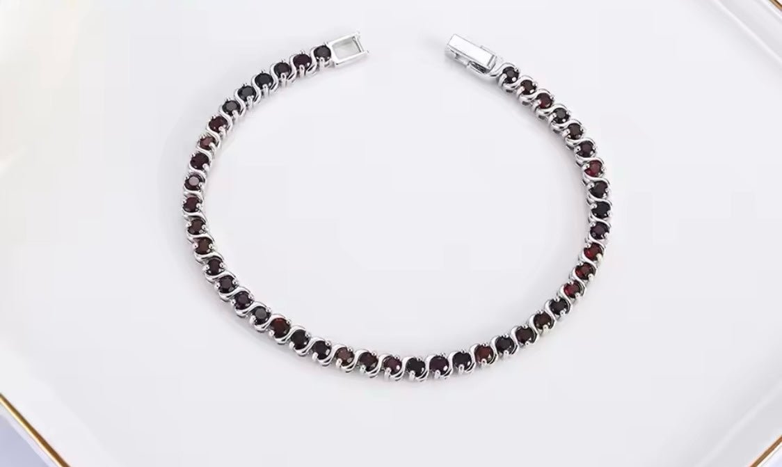 Silver Tennis Bracelet with Natural Garnet – Round Cut