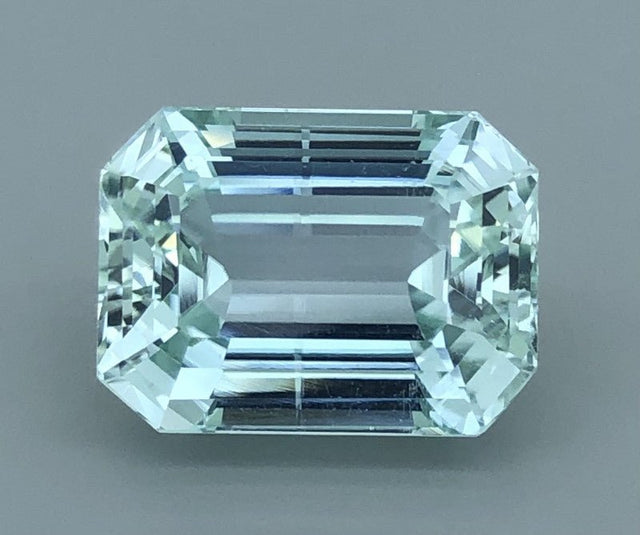 Spodumene 40.79 ct – Light Bluish Green Spodumene (Octagonal, Untreated, ČGL Certified)
