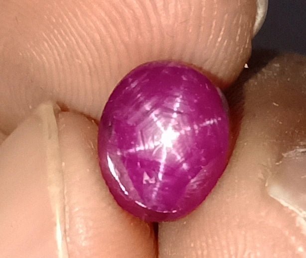 Star Ruby 5.20 ct – Purplish Red, Oval Cabochon, Untreated