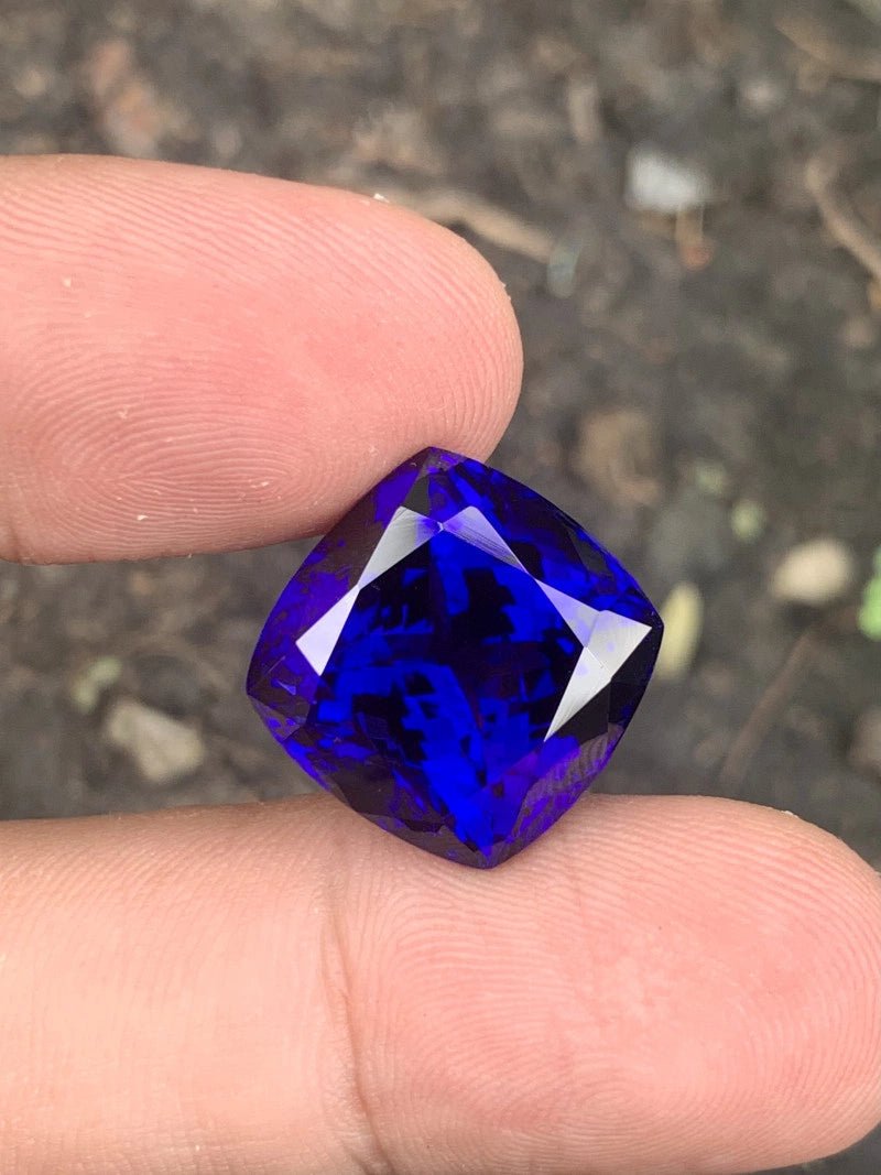 Tanzanite - 27.70 ct
