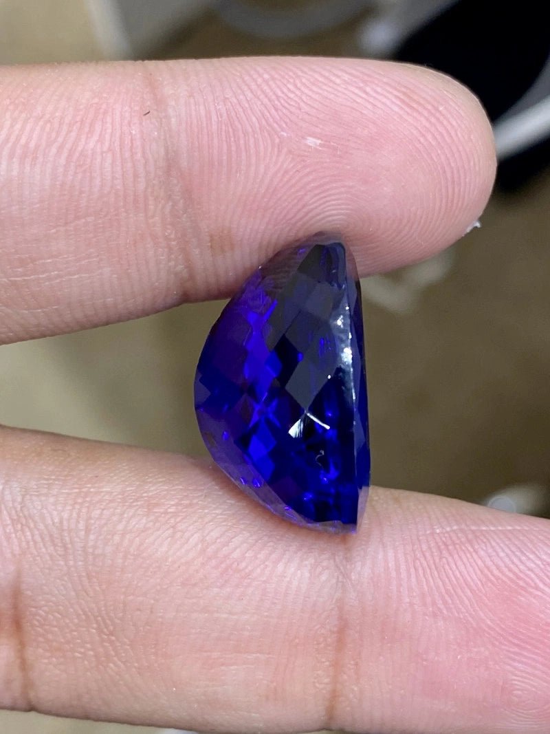 Tanzanite - 28.39 ct