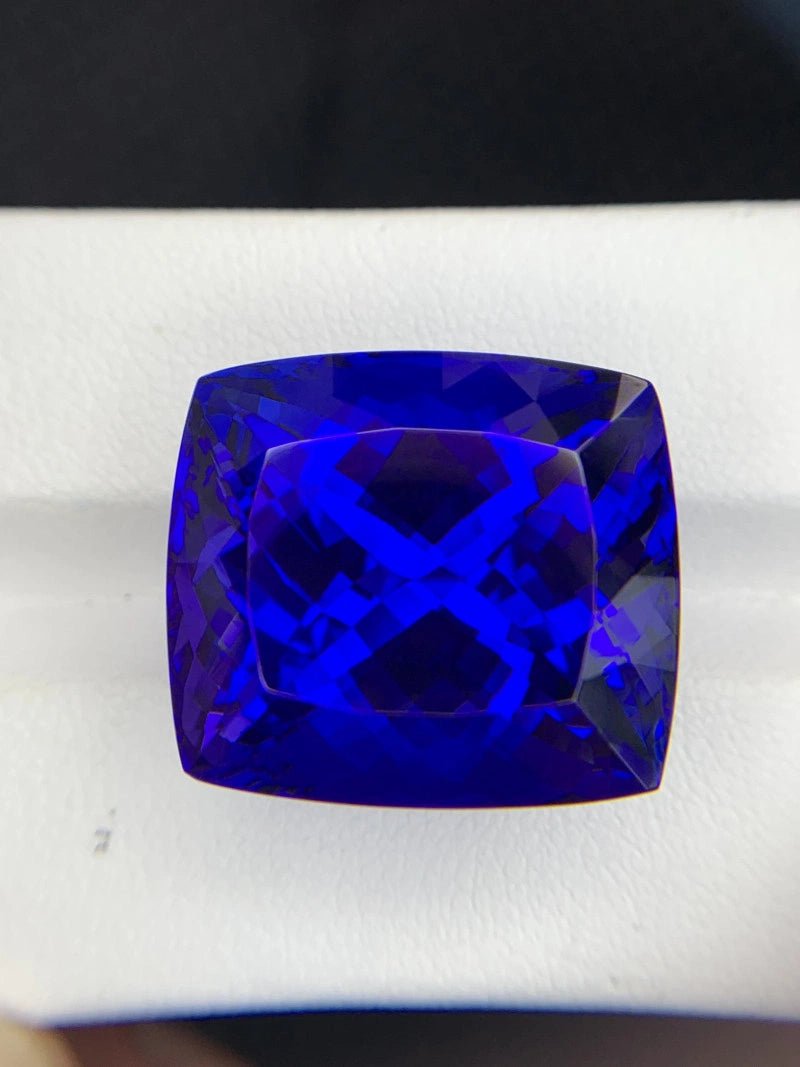 Tanzanite - 50.18 ct
