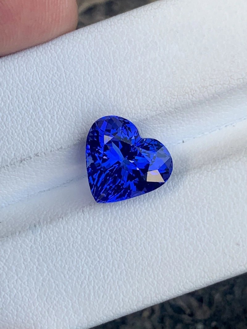 Tanzanite - 5.56 ct
