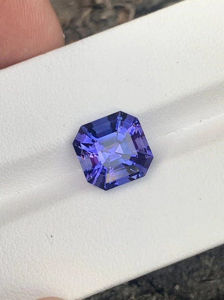Tanzanite - 6.80 ct