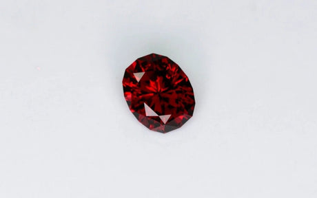 Umbalite Garnet 2.33 ct – Vivid Red, Oval Cut