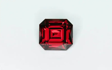 Umbalite Garnet 6.63 ct – Vivid Red, Emerald Cut