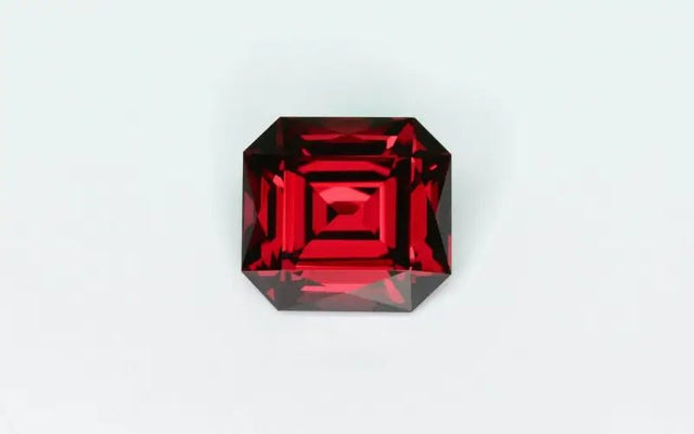 Umbalite Garnet 6.63 ct – Vivid Red, Emerald Cut
