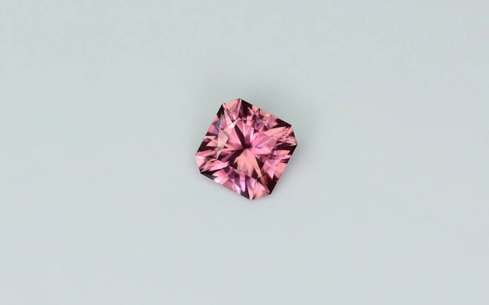 Zircon 0.96 ct – Pink, Square Cut