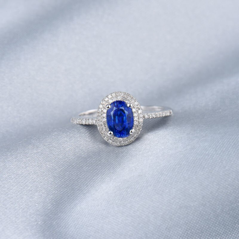 14K White Gold 1.05ct Sapphire Ring with Natural Diamonds