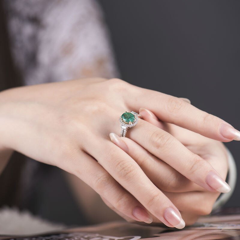 14Kt Gold Diamond 1.30 ct Emerald Ring