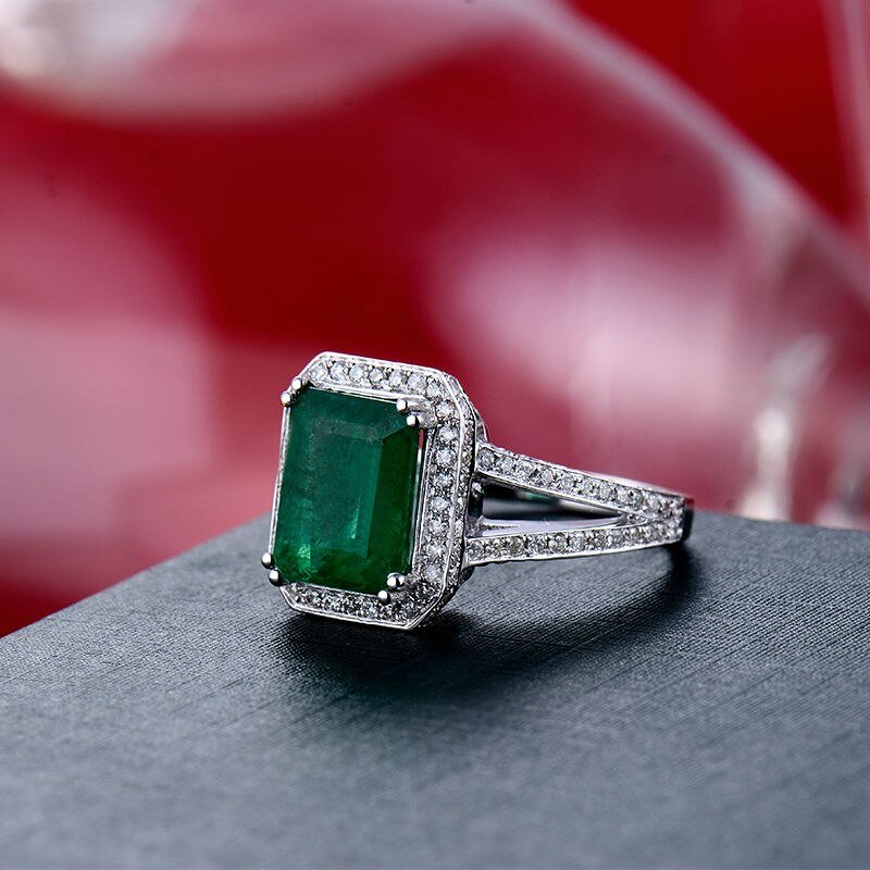 14Kt Gold Diamond 3.25 ct Emerald Ring