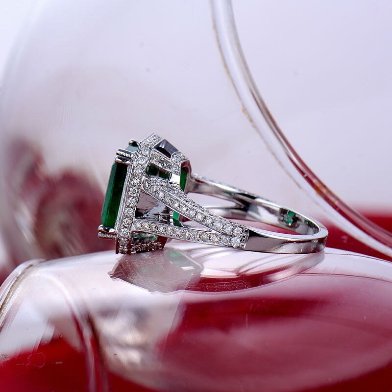 14Kt Gold Diamond 3.25 ct Emerald Ring