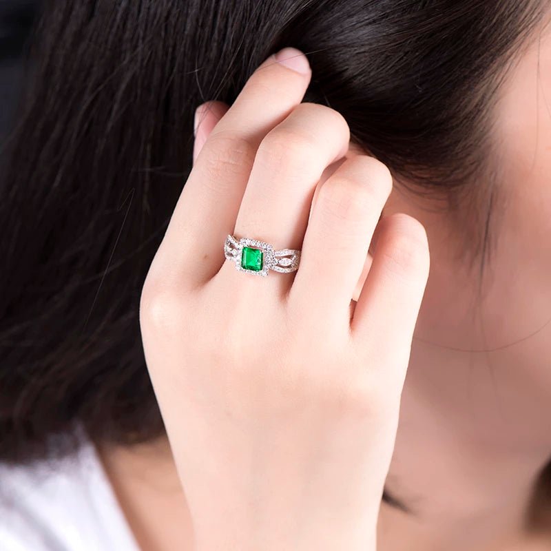 14Kt Gold Diamond 4.30 ct Emerald Ring