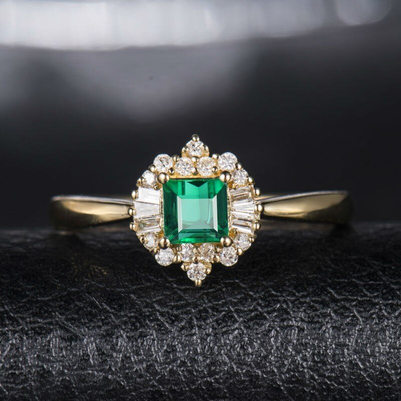 14Kt Gold Natural Diamond & 0.42 ct Emerald Ring