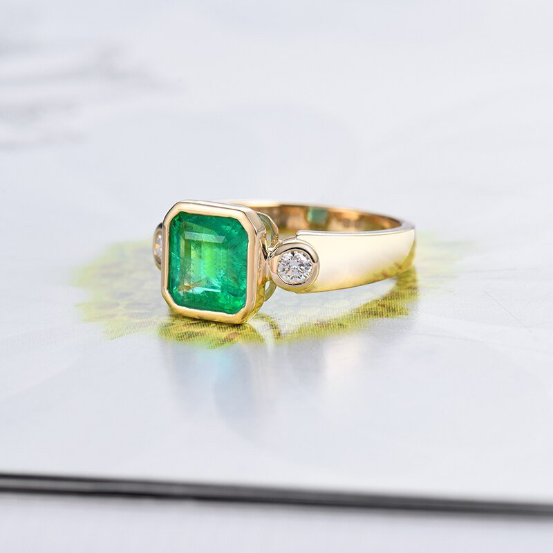 14Kt Gold Natural Diamond & 1.84 ct Emerald Ring