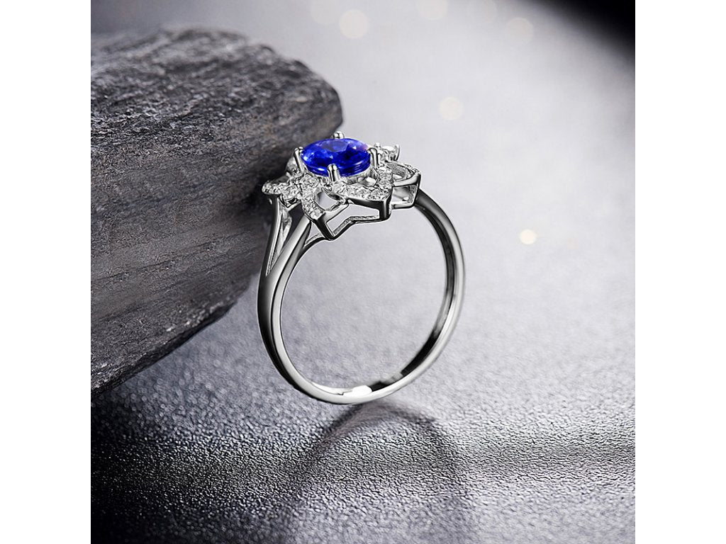 14Kt White Gold 0.83 ct Sapphire Ring with Natural Diamonds