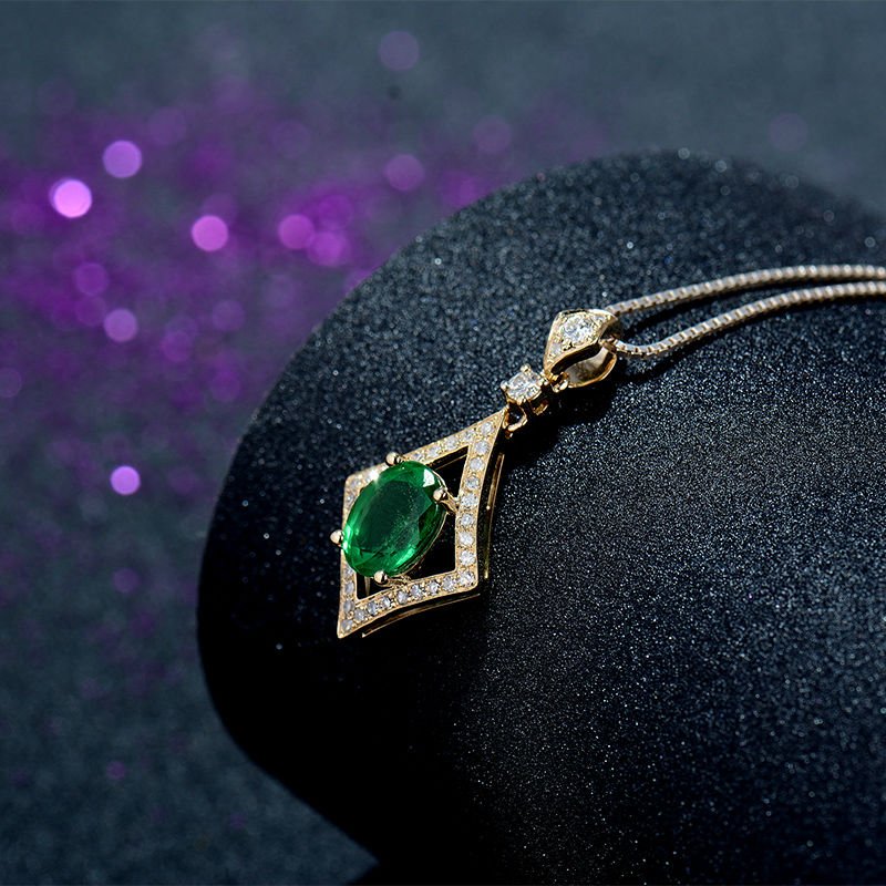 14Kt Yellow Gold Diamond 1.30 ct Emerald Pendant