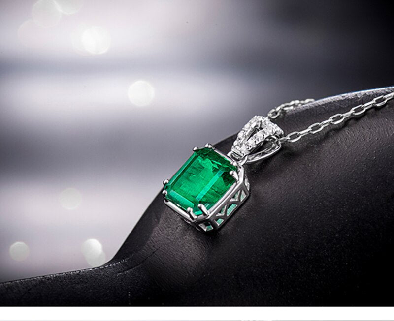 18K White Gold 1.60ct Emerald Pendant with Natural Diamond