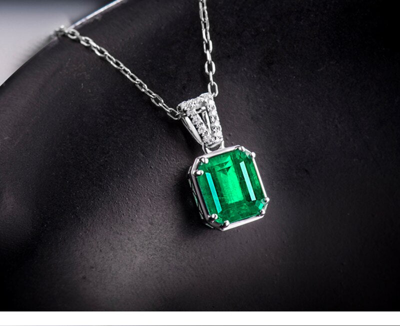 18K White Gold 1.60ct Emerald Pendant with Natural Diamond