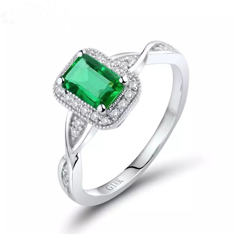18Kt Gold Diamond 0.65 ct Emerald Ring