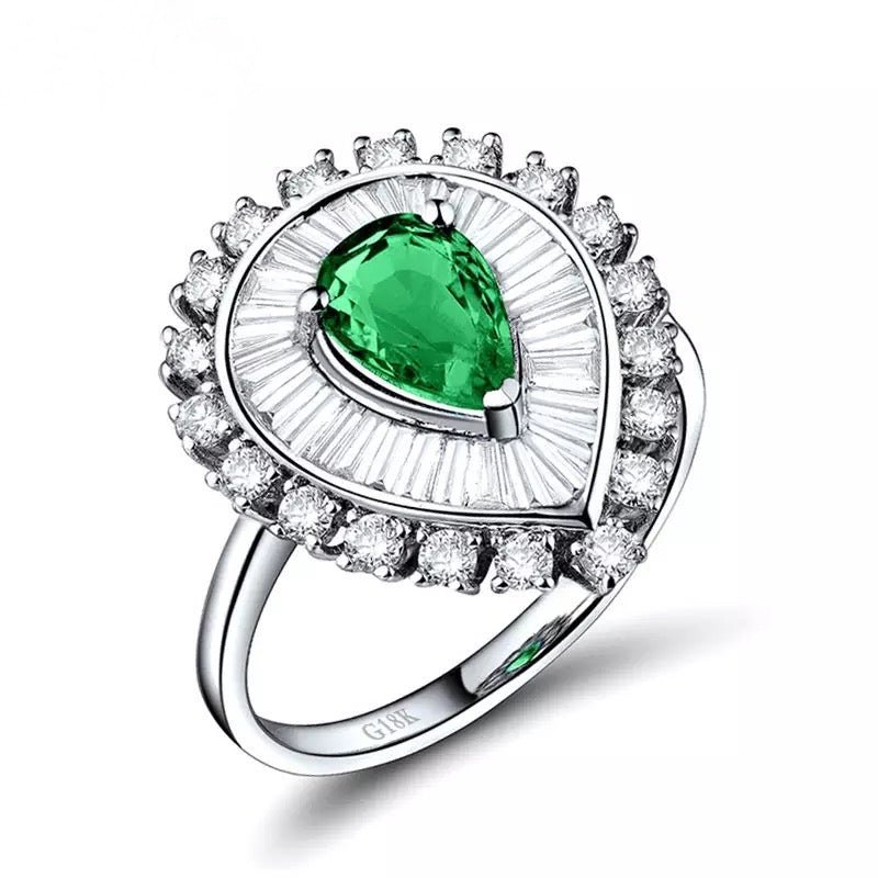 18Kt Gold Diamond 1.02 ct Emerald Ring