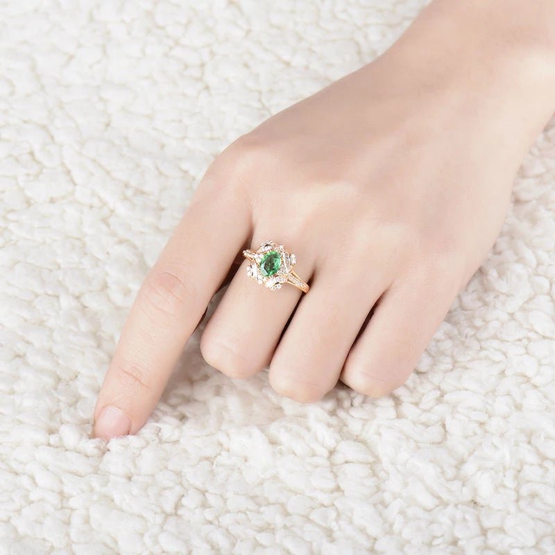 18Kt Gold Natural Diamond & 0.59ct Emerald Ring