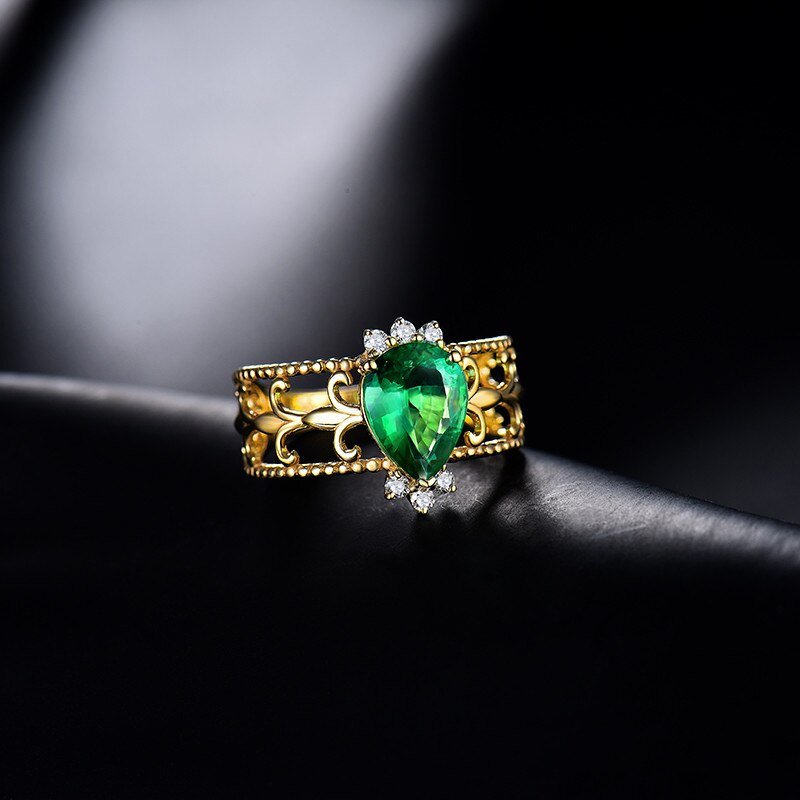 18Kt Gold Natural Diamond & 0.88 ct Emerald Ring - Unisex