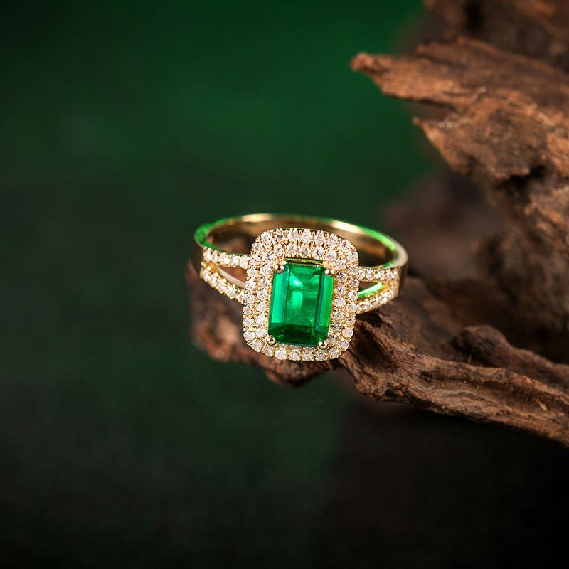 18Kt Gold Natural Diamond & 1.23 ct Emerald Ring