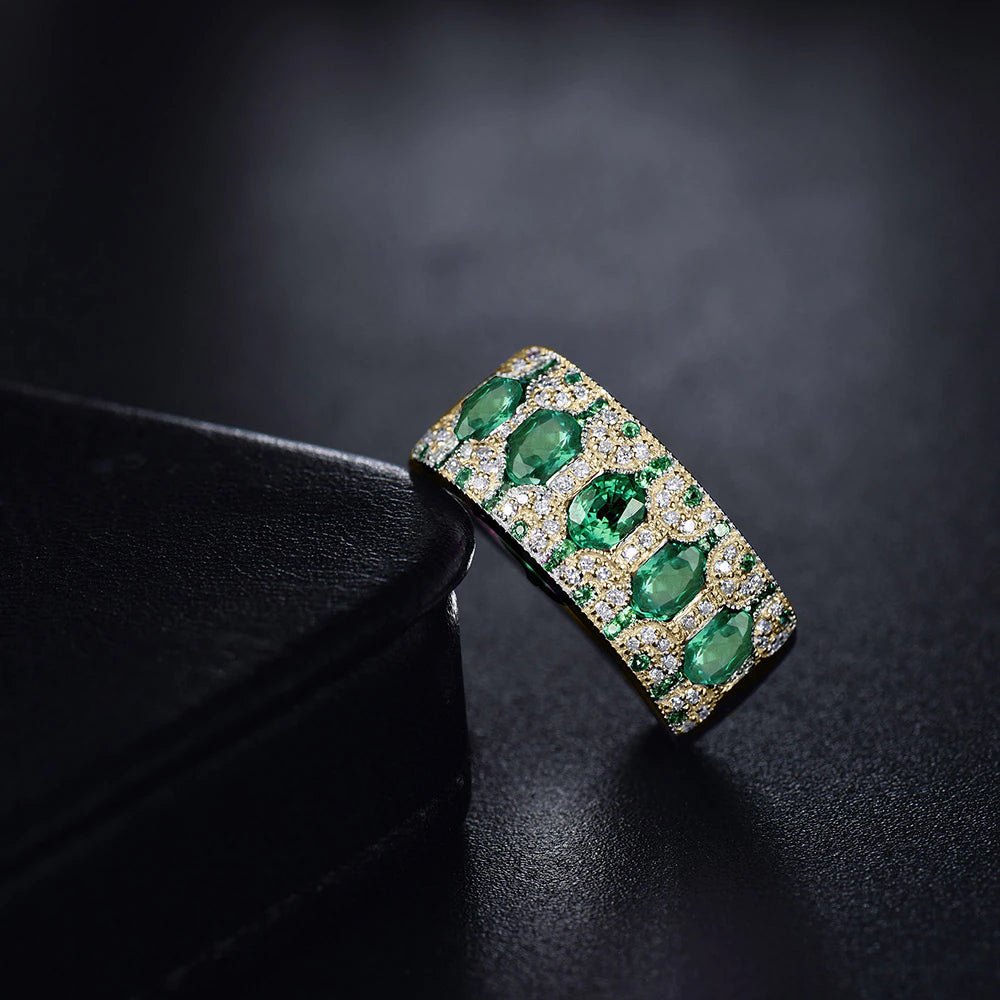 18Kt Gold Natural Diamond & 1.50 ct Emerald Ring - Unisex