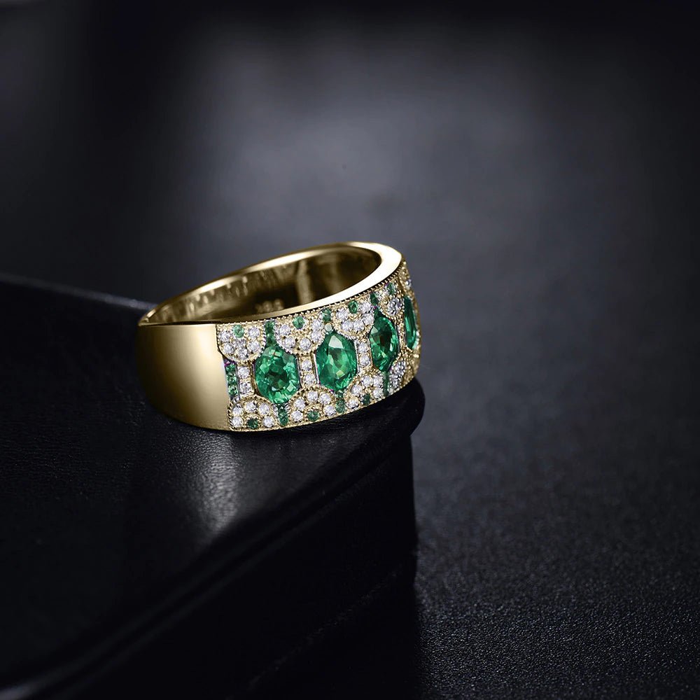 18Kt Gold Natural Diamond & 1.50 ct Emerald Ring - Unisex