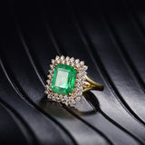 18Kt Gold Natural Diamond & 2.50 ct Emerald Ring