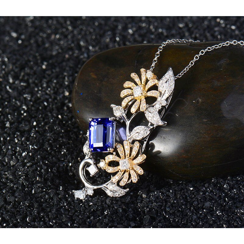 18Kt Multi - tone Gold Diamond 2.49 ct Tanzanite Pendant