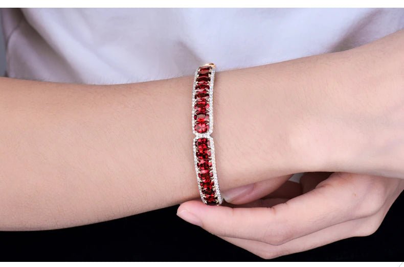 18Kt Rose Gold 8.00 ct Ruby Bracelet with Diamond