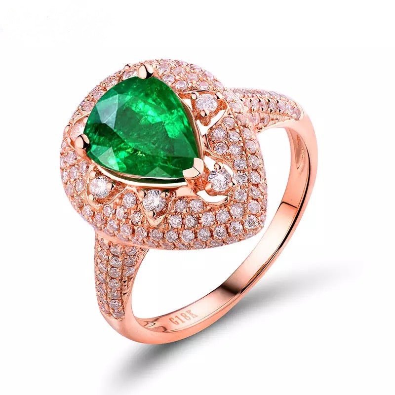 18Kt Rose Gold Diamond 1.67 ct Emerald Ring